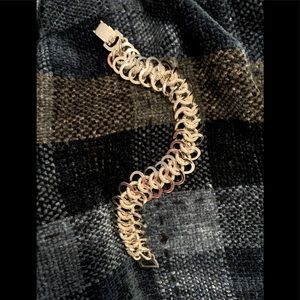 Stunning silver tone vintage bracelet